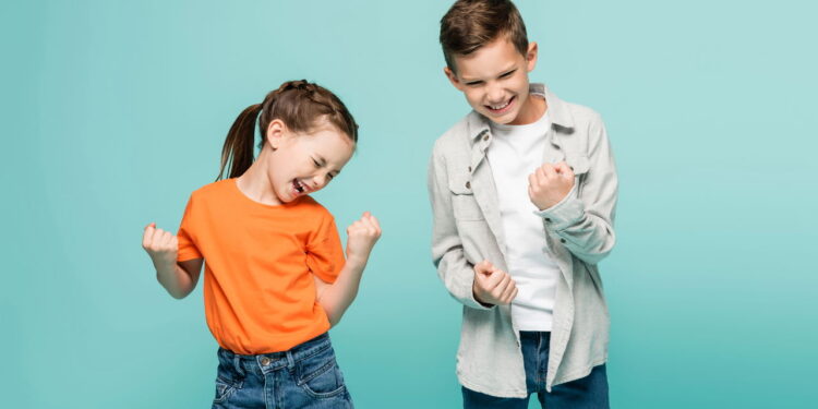 Top 10 nomes de bebês em 2025 mostra reviravolta histórica nos registros