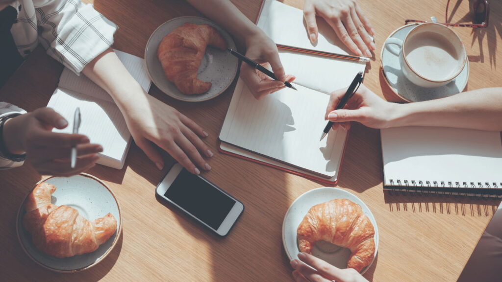 Por que algumas pessoas postam pouco nas redes sociais segundo a psicologia?