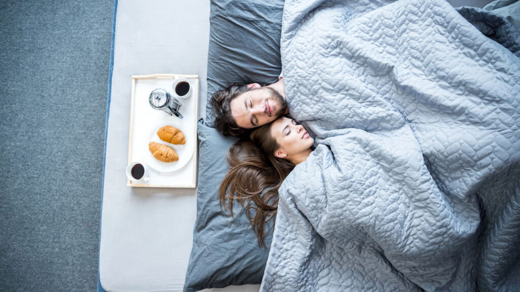 As melhores práticas para dormir bem e evitar insônia segundo especialistas

