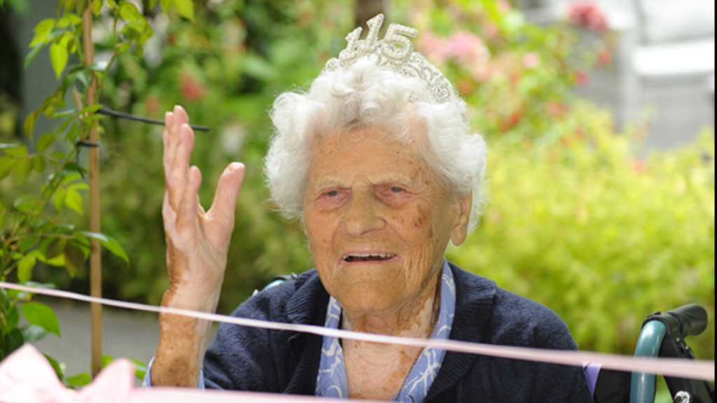 A pessoa viva mais velha do mundo, de 115 anos, compartilha a única regra que a ajudou a viver tanto