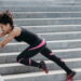4 exercícios com escada mais eficiente para ganhar fôlego e força
