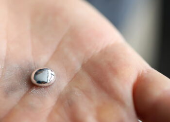 O metal mais curioso do mundo derrete na palma da sua mão