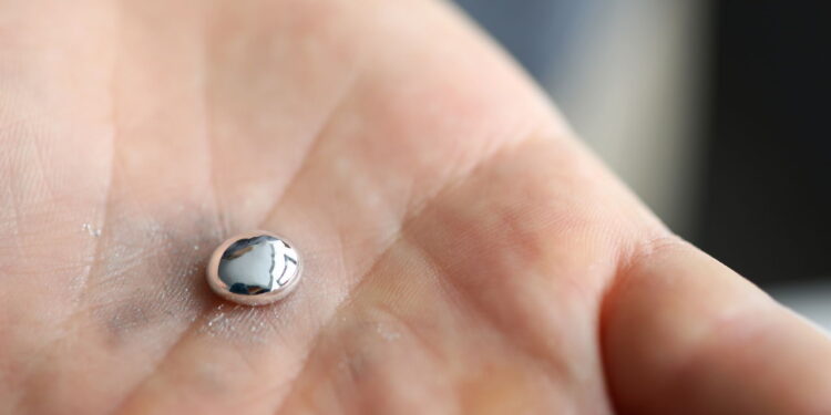 O metal mais curioso do mundo derrete na palma da sua mão