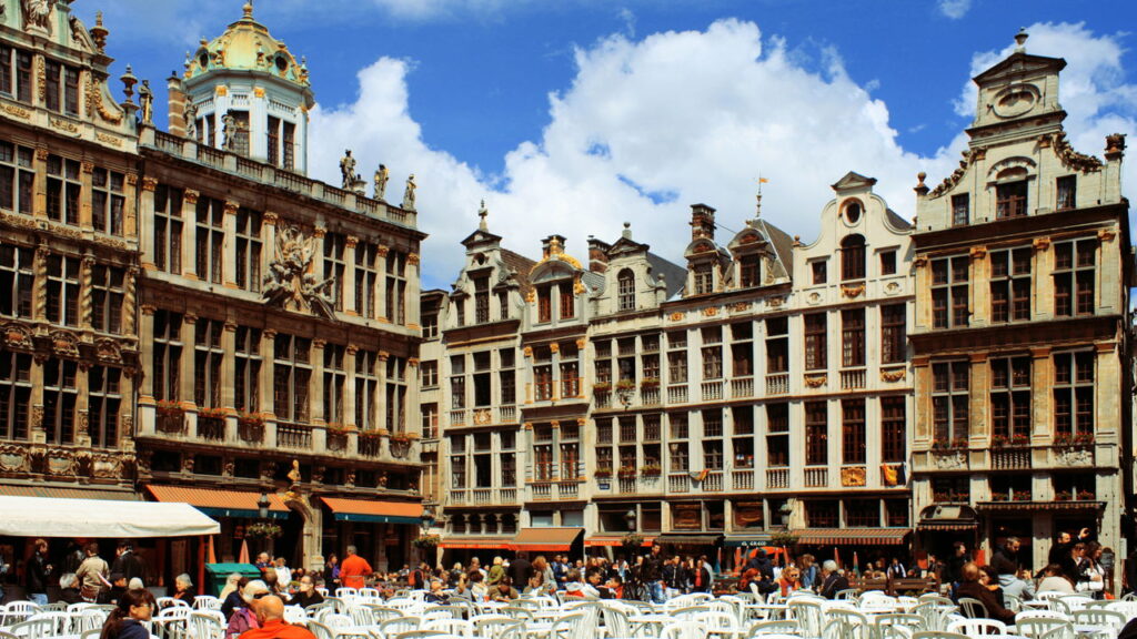 Essa cidade europeia vai além do chocolate e vai te conquistar