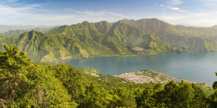 O lago mais impressionante une natureza e misticismo