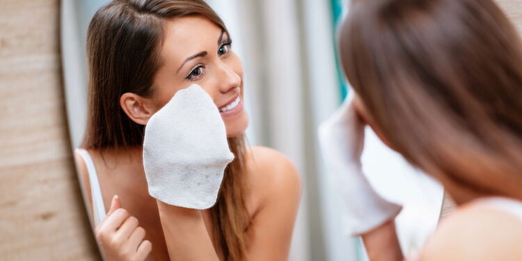 A maquiagem que valoriza a sua beleza real está dominando 2025!