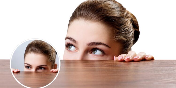 O que significa desviar o olhar quando alguém fala com você segundo a psicologia?