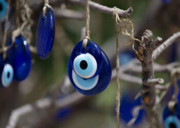 Esses são os 3 signos mais vulneráveis ao olho gordo em 2025