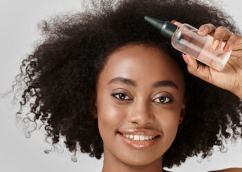 Os melhores penteados para valorizar seus cachos em 2025