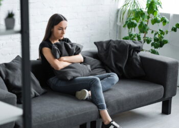 O comportamento mais destrutivo para sua autoestima segundo a psicologia