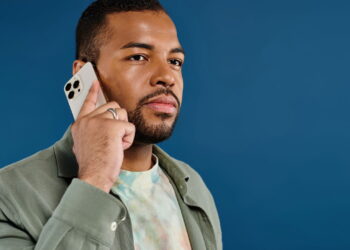 Porque você ama ouvir sua própria voz segundo a psicologia