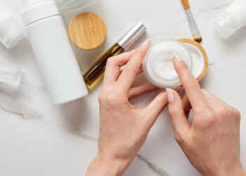 3 produtos baratinhos da farmácia que deixam sua pele impecável