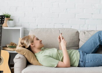 Por que você entra só para ver um story e acaba duas horas online?