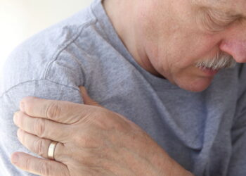 Quem sofre com dor no ombro pode estar ignorando o verdadeiro vilão, segundo a ciência