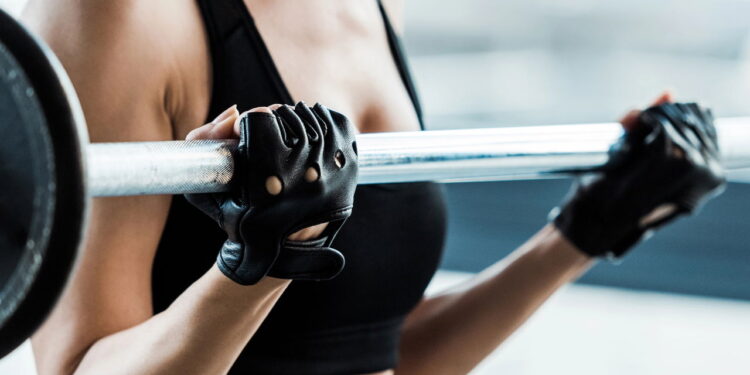 O segredo dos ombros largos está neste exercício pouco valorizado