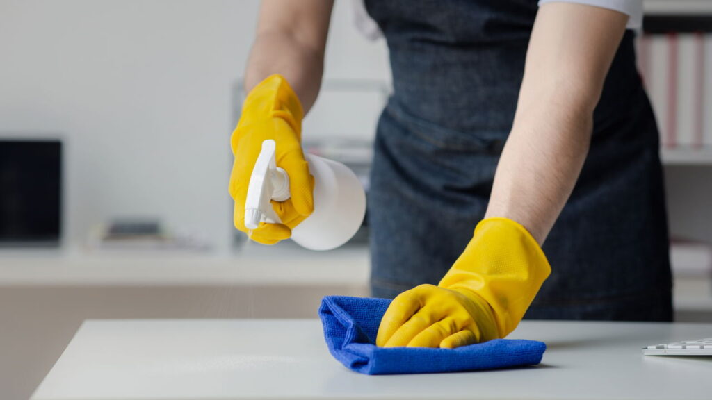 Nem desinfetante caro nem produto de marca essa fórmula surpreende