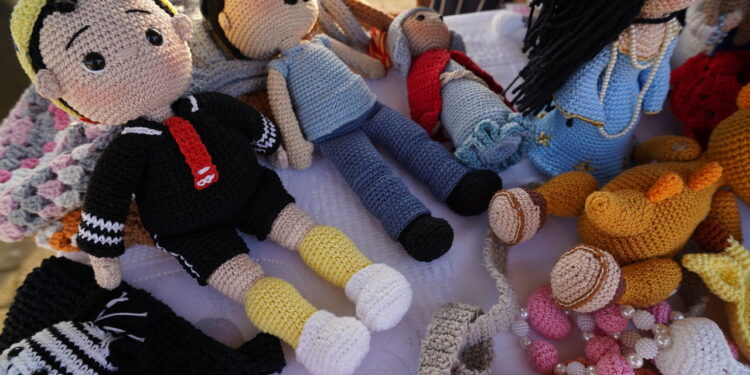Amigurumis de crochê encantam e geram renda com criatividade