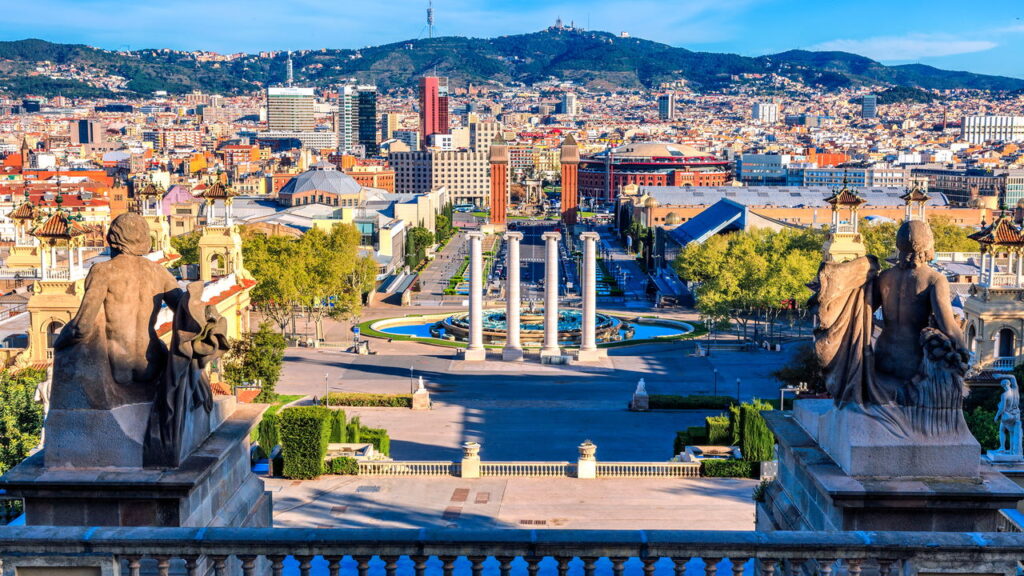 Cidade de gastronomia irresistível e vida noturna vibrante que encanta e emociona