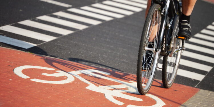 Bicicleta é veículo? Conheça as regras de trânsito para ciclistas