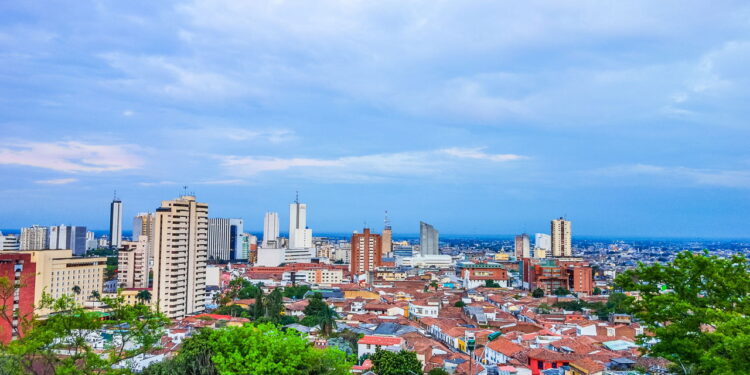 Cidade famosa por sua rica cultura musical especialmente a salsa