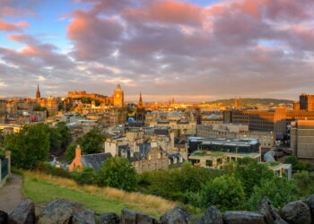 Essa capital escocesa mistura perfeitamente história e modernidade vibrante!