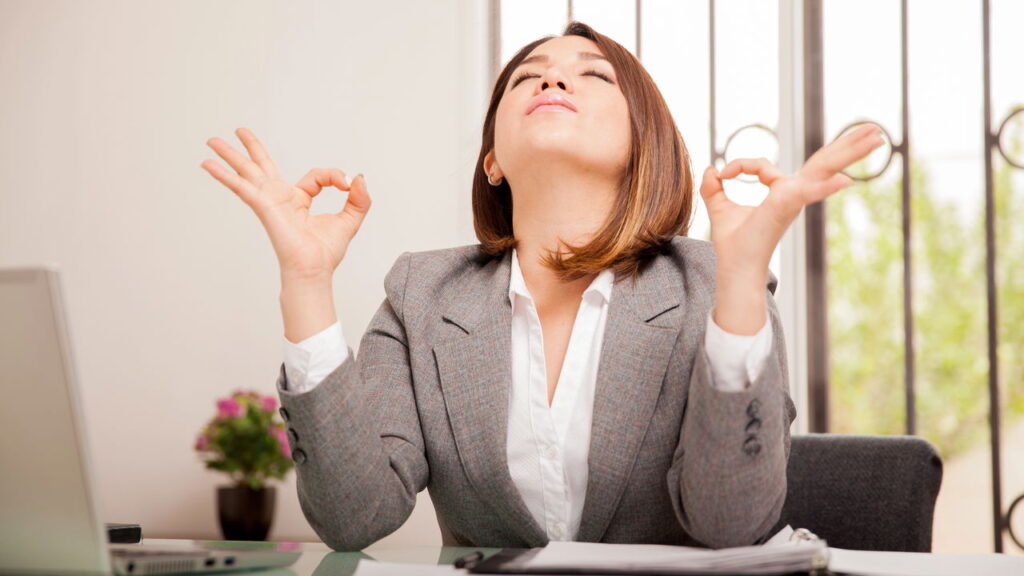 Os 3 melhores exercícios para relaxar o corpo e reduzir o estresse