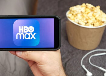 Filme de ação com grandes atores encanta a família com um drama magico