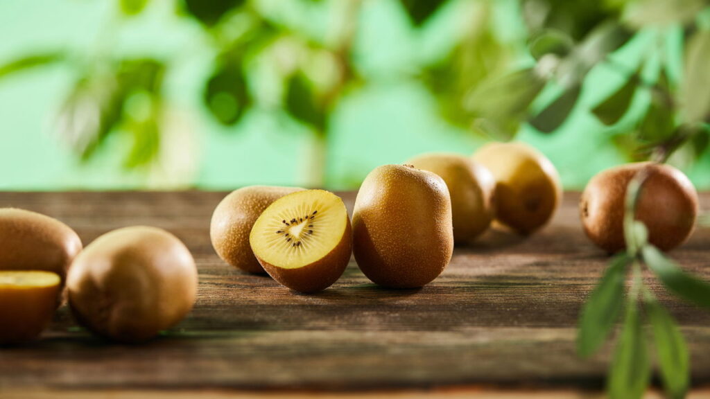 Transforme seu quintal em um pomar de kiwi com colheitas o ano todo