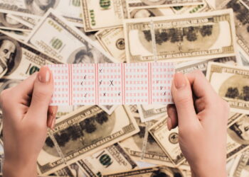 Bilhete de US$ 2 leva US$ 1,337 bilhões no Mega Millions um dos maiores da história!