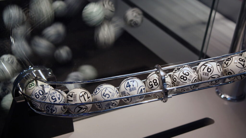 Bilhete de US$ 2 leva US$ 1,337 bilhões no Mega Millions um dos maiores da história!