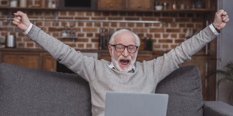 Aposta simples de R$5 rende R$99 milhões na Mega-Sena para idoso no ES!