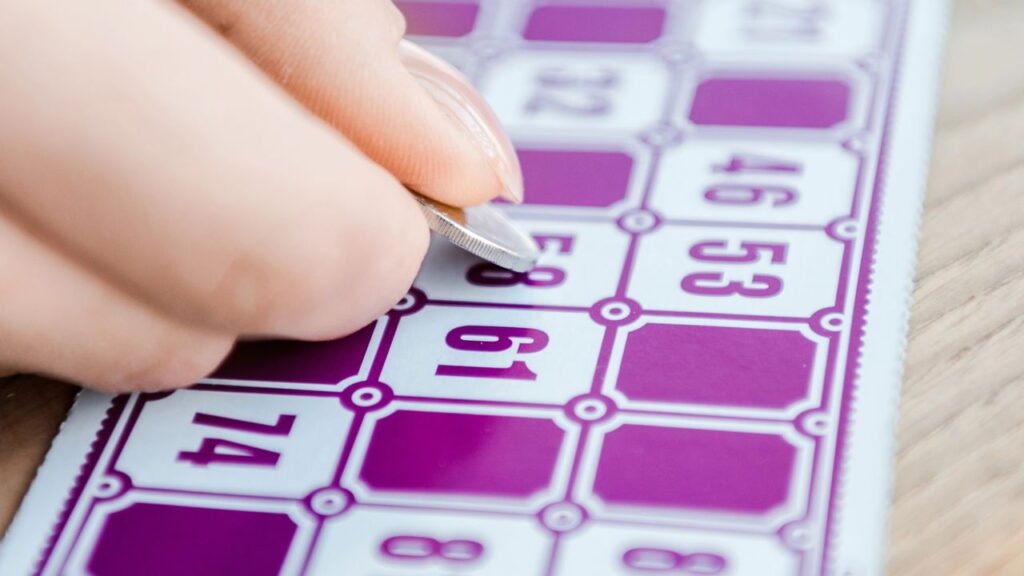 Sortudo leva pra casa US$1.348 bilhões com ticket de somente US$2!