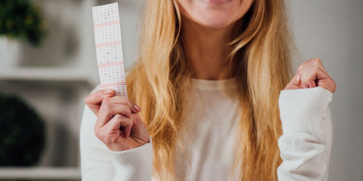 Aposta simples online se transforma em prêmio milionário na Mega-Sena