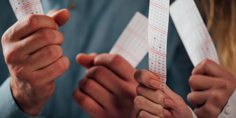 Prêmio de R$ 635 milhões realizado em SP foi dividido entre oito sortudos