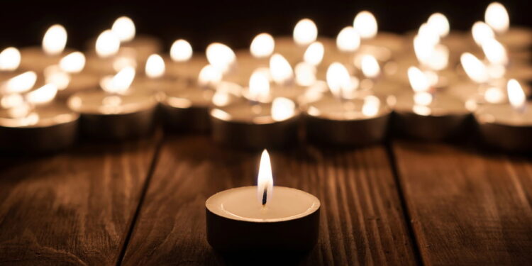 Morreu aos 93 anos voz inconfundível de Darth Vader e Mufasa