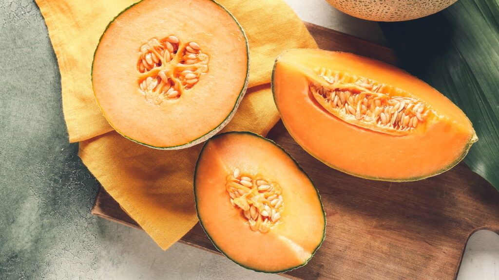 Fruta doce e bem refrescante pode ser cultivada em casa de forma fácil