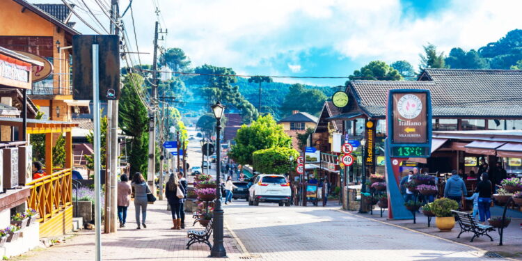 Clima europeu que transforma serras mineiras em refúgios aconchegantes