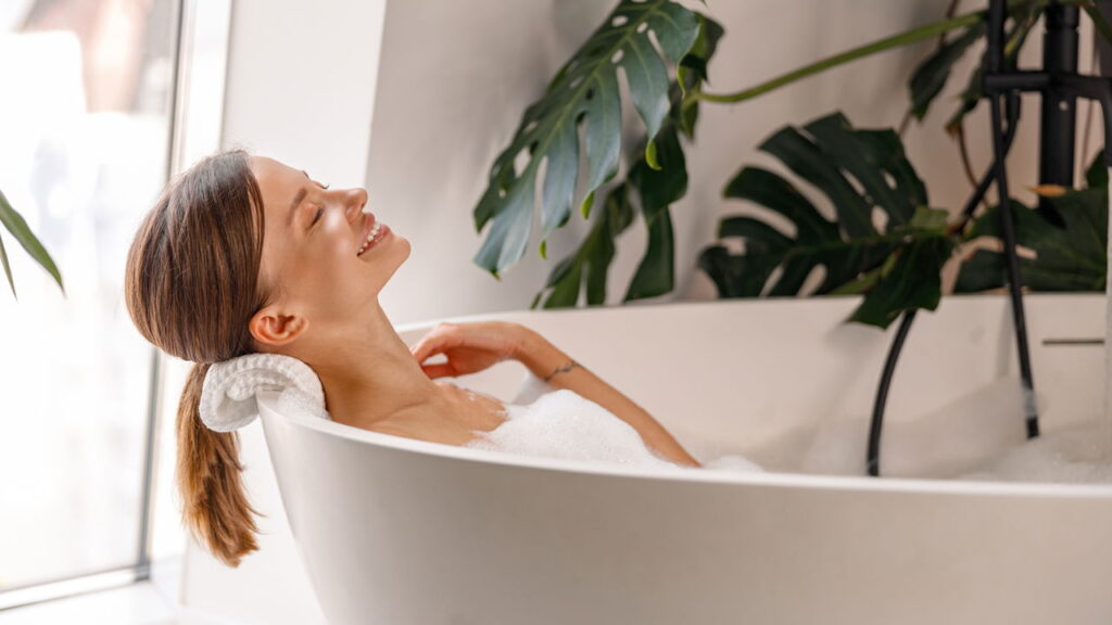 Transforme seu banheiro: 8 plantas que prosperam na umidade e na sombra!