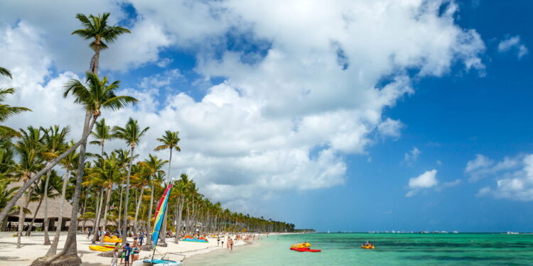 Cidade conhecida por suas praias deslumbrantes e resorts luxuosos!