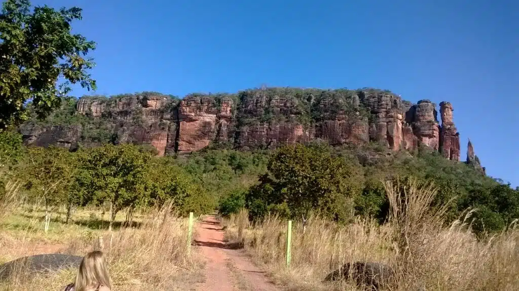 Serra no Brasil intriga com 'portais' e marcas de civilizações antigas