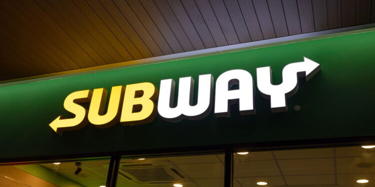 Subway fecha mais de 600 lojas e vive sua maior queda em 20 anos