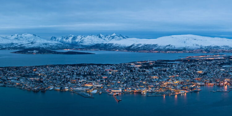 Essa cidade escondida na Noruega revela um espetáculo no céu