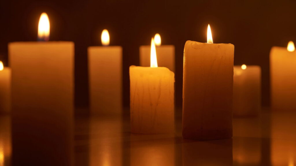 Morreu aos 93 anos uma das pioneiras mais importantes da arte têxtil!