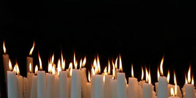 Morreu aos 97 anos ator veterano de séries como 'Star Trek' e 'Frasier'