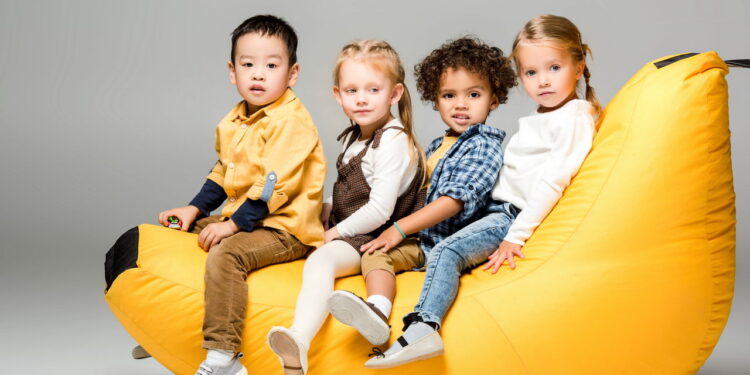 Nomes antigos voltam com força em 2025 e dominam os registros de bebês