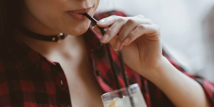 Nem água com limão, nem chá verde: a bebida que acelera o metabolismo