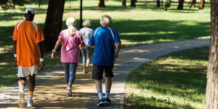 O que significa caminhar rápido segundo a psicologia
