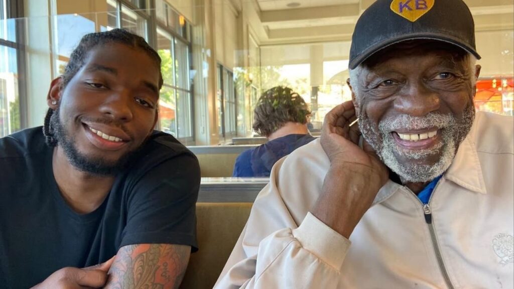 Morreu aos 88 anos o gigante da NBA e ativista dos direitos civis