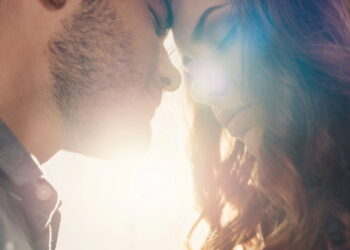 Os signos que mais possibilidade de começar um namoro em agosto