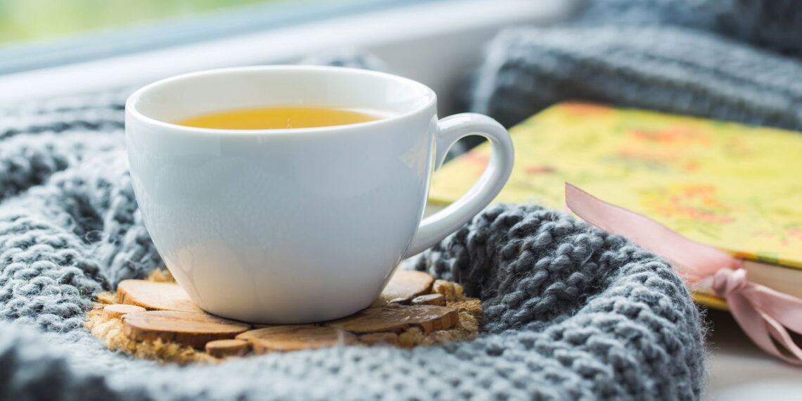 Como criar um ritual de relaxamento em casa com chás calmantes - UAI ...